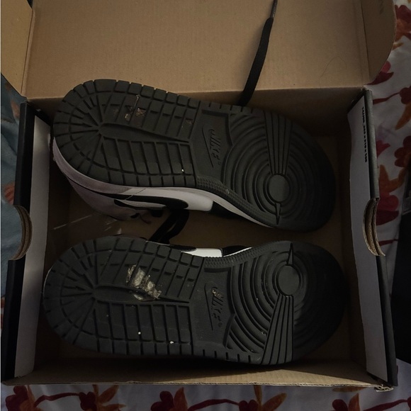 Air Jordan 1 Mid SE (GS) - Picture 6 of 7